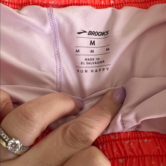 Brooks Women's Empower Her Moment 5" 2 in 1 Orange Shorts Size medium - Picture 2 of 6